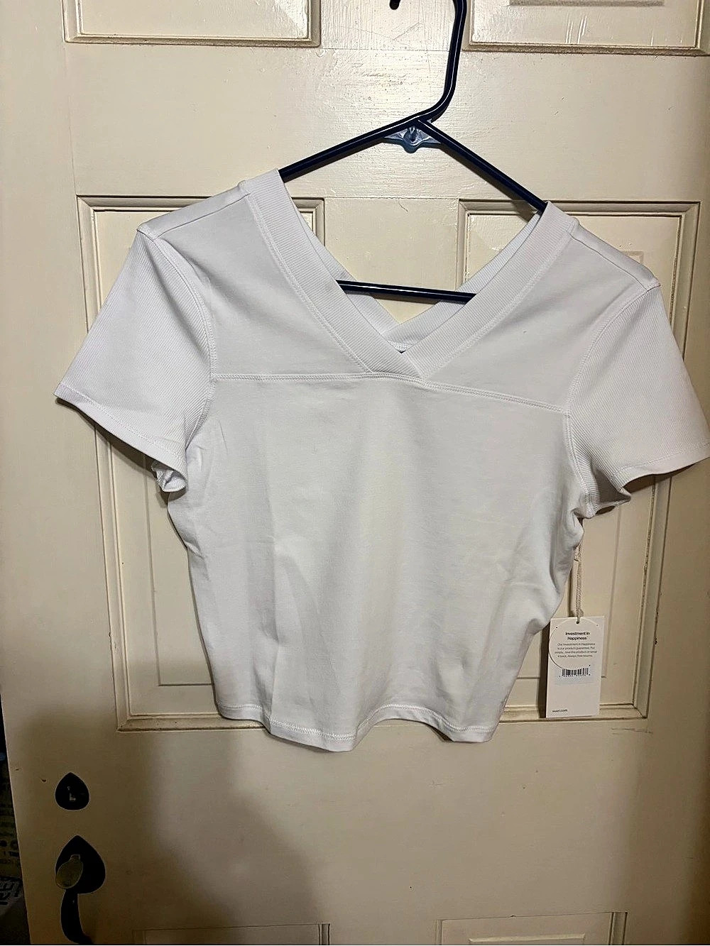 Vuori Short Sleeve Tuvalu Double V Neck Crop Top White Small - Picture 4 of 5